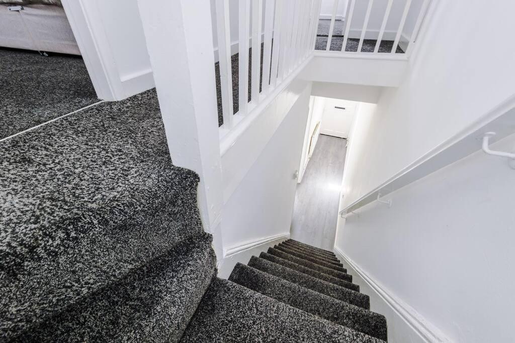 Oakleigh House By Prime Liverpool